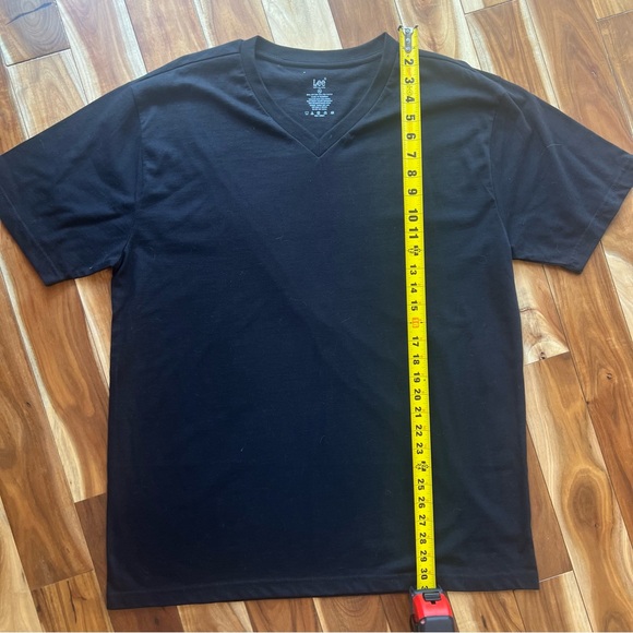 NWOT classic Lee jeans vneck tee - Picture 4 of 12